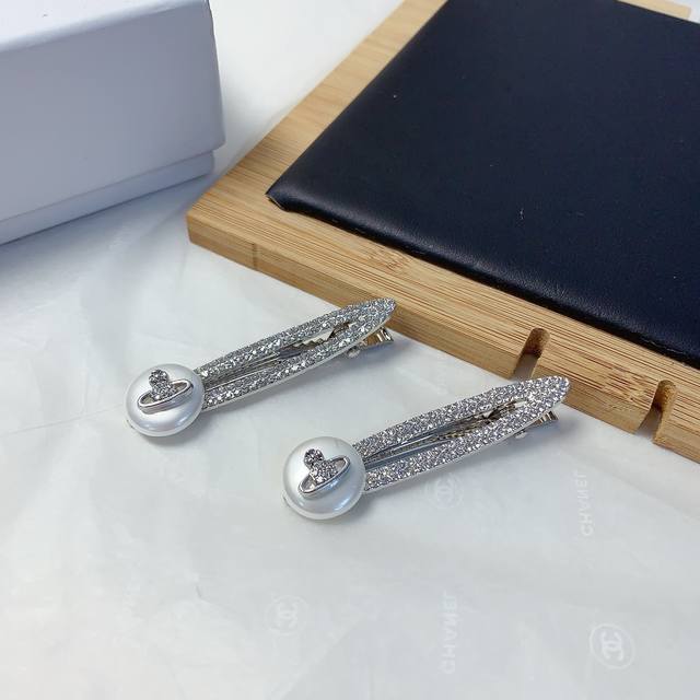 Queen Mother Press Clip Saturn Full Diamond Pearl Logo Press Clip Side Clip Ban