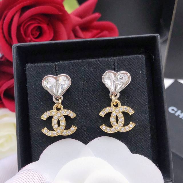 No.Xed0353 Ch*Nel latest love diamond pendant double C diamond inlaid consistent