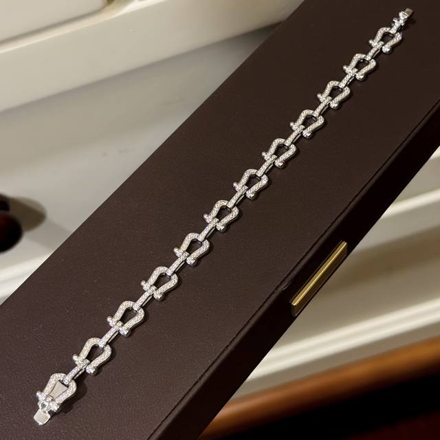 A4402 Fred's full diamond heavy-duty horseshoe buckle bracelet, big brand fashio