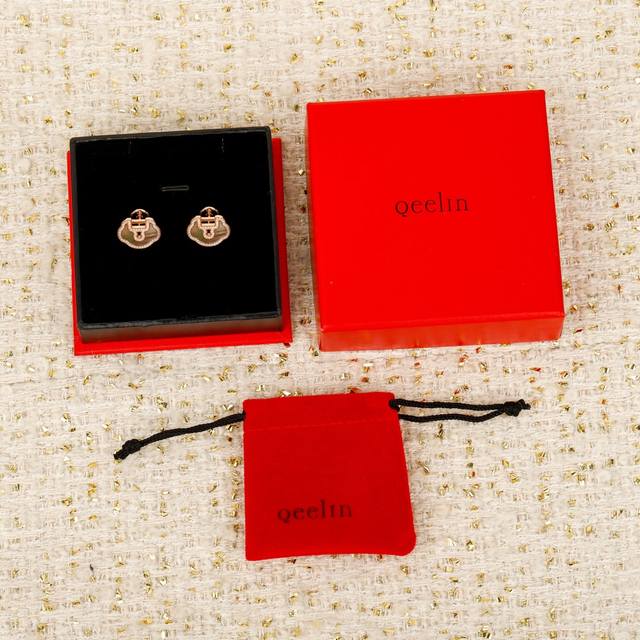 250211 We produce large Ruyi lock earrings, which can be customized with real go