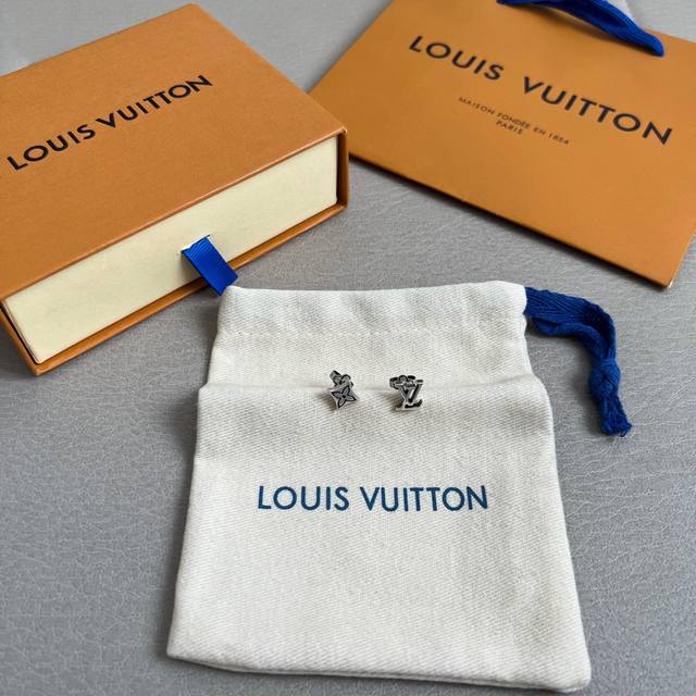 Original Lv earrings Louis Vuitton Louis Vuitton counter consistent material po