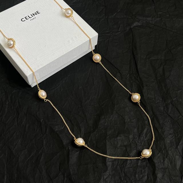 Celine Celine necklace has always been a benchmark in the simple fashion world.