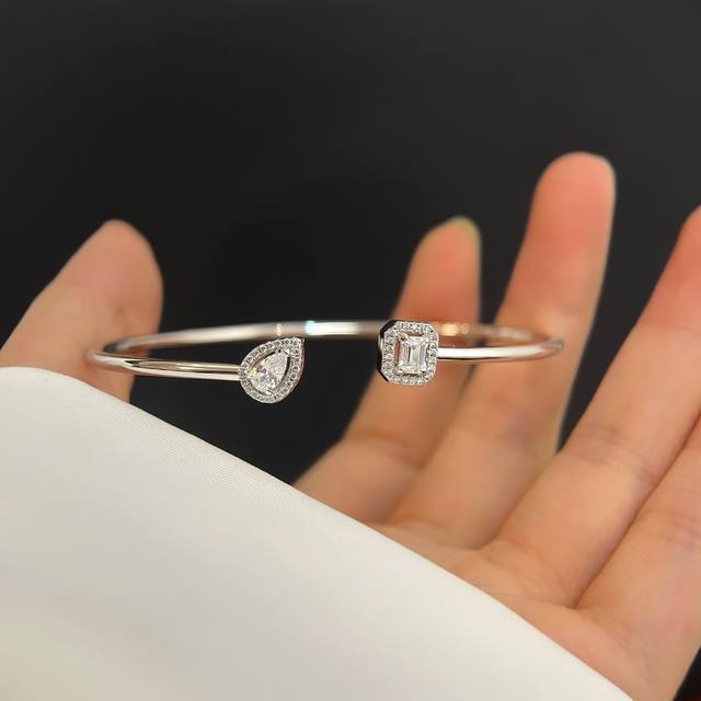 Messika My Twin bracelet, white material, same color inside and outside, size 17