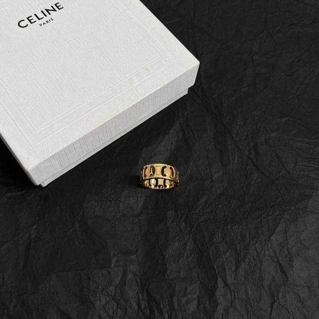 New Celine vintage Arc de Triomphe ring made of brass with carved hollow patter