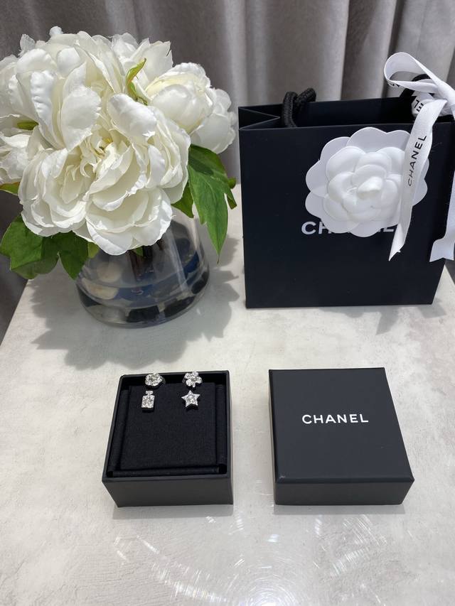 High quality details as shown in the picture. 4-piece set of element earrings 2