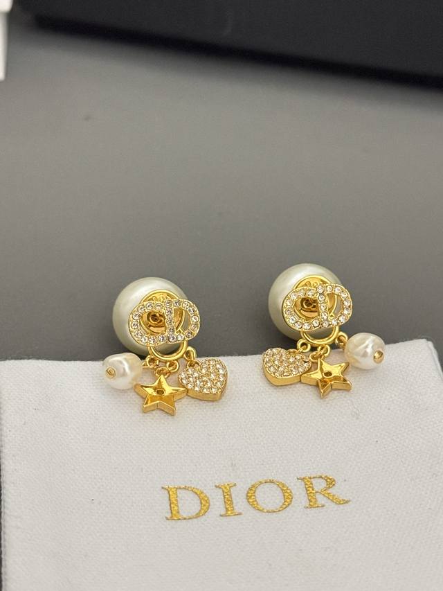 High quality details as shown [Cd multi-element accessories pearl earrings] Ver