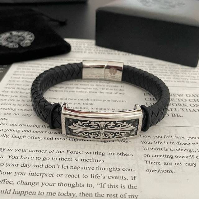Counter quality Chrome Hearts Chrome Hearts classic retro cross flower leather
