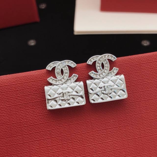No.Xed0261 Ch*Nel latest bag earrings consistent Zp brass material DDD
