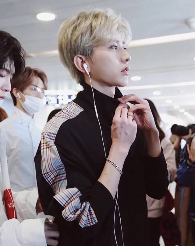 Code 11050520 Many celebrities have the same style DDD