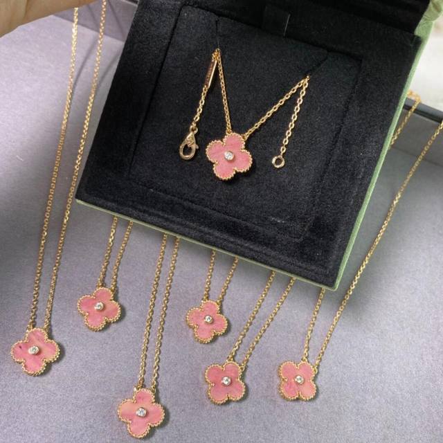 V gold material Vca four-leaf clover rhodonite diamond necklace DDD