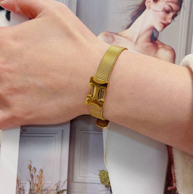 New Hermes gold strap bracelet, super heavy duty Bling Bling, the color is very