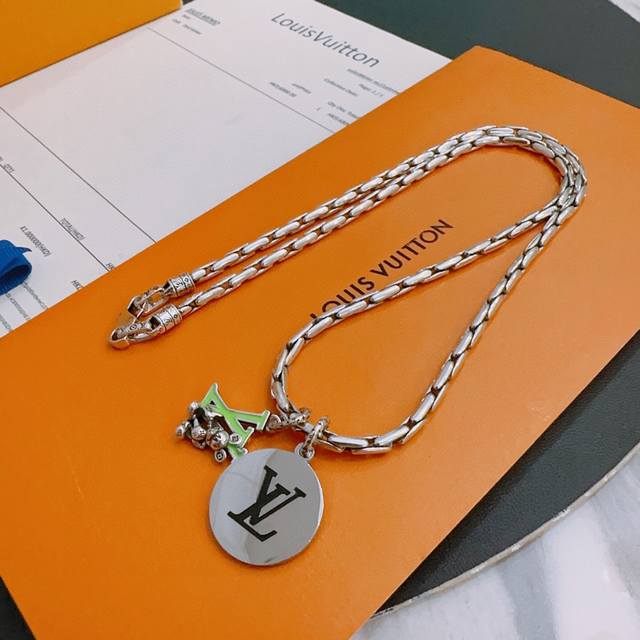 Louis Vuitton Lv necklace original goods counter new model open mold retro trend