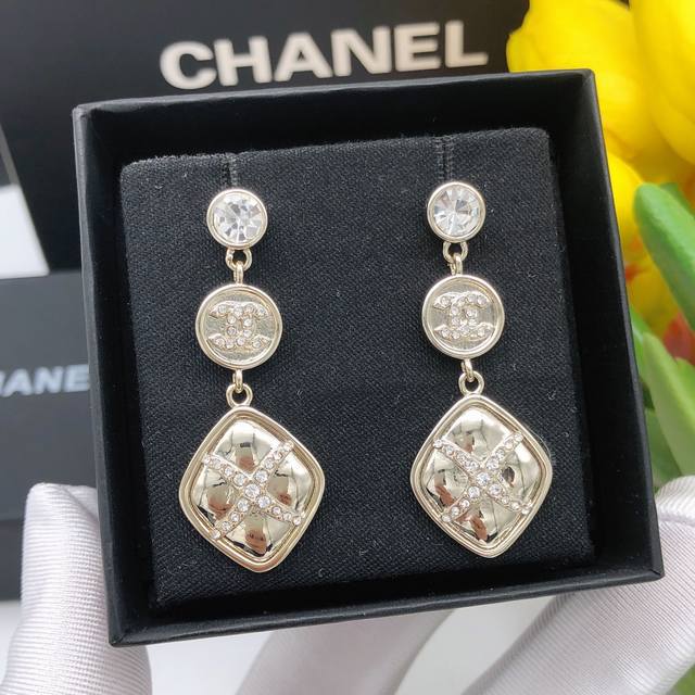 No. Xed0851 Xiang X-diamond polished earrings, a simple and creative diamond ea
