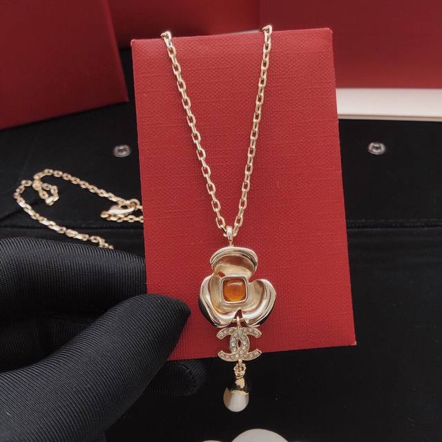 No. Xxl0335 Ch*Nel latest flower necklace consistent Zp brass material DDD