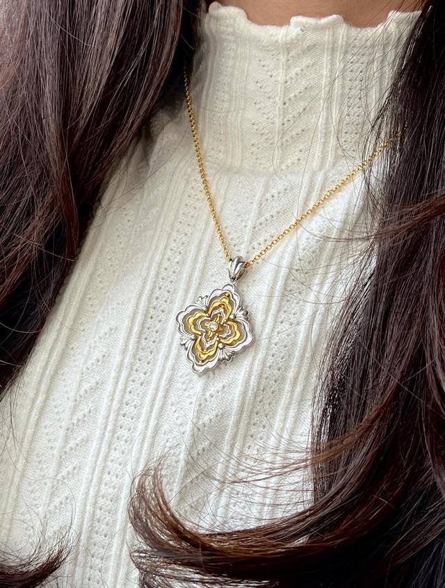 We produce Buccellati Opera Galileo necklace, which can be customized with real