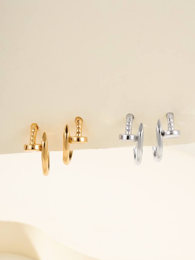 Juste Un Clou mini earrings, this series is really full of attitude, rebellious