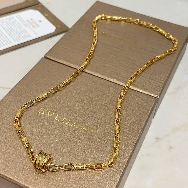 Exclusive high-end quality custom Bulgari necklace V gold material Bvlgari Bulg