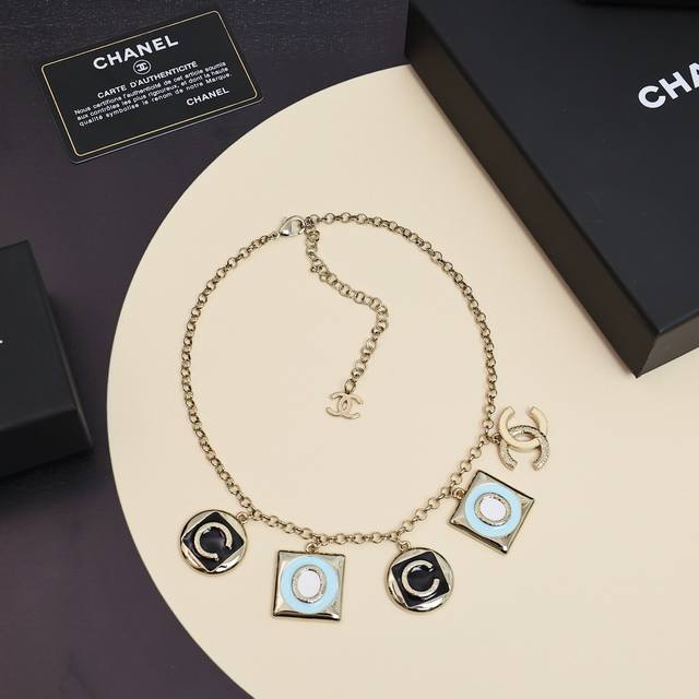 Chanel26 Early Spring Multi-Accessories Enamel Letter Necklace Chanel Heavy Enam