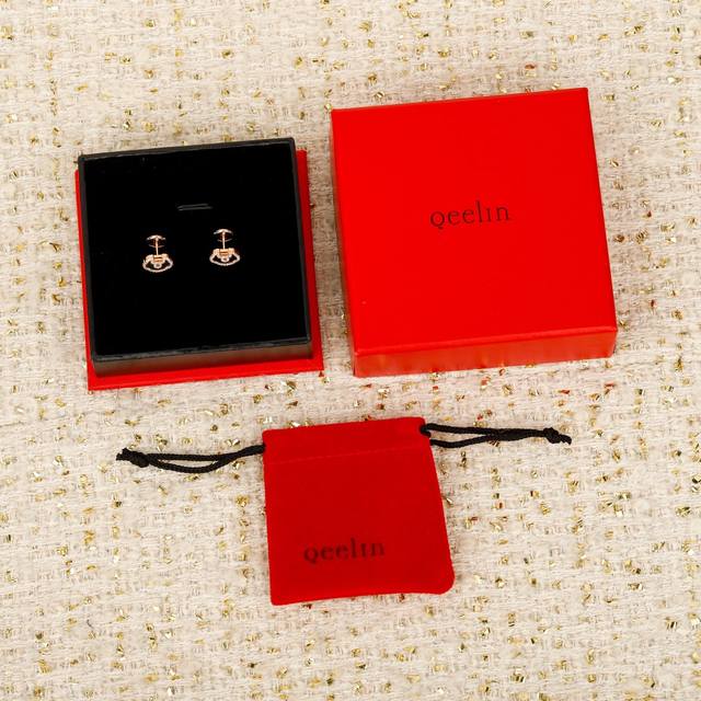 We produce Ruyi lock earrings, which can be customized with real gold and real d