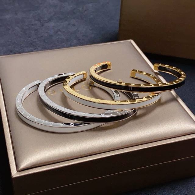Bulgari high-quality unisex open bracelet, a very versatile 14K stainless steel