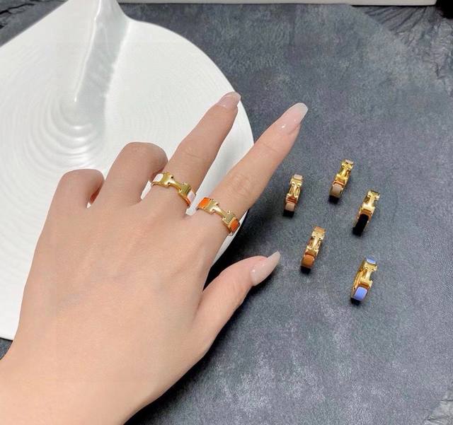 Hermes The most cost-effective colored ring from Hermes. I fell in love with it