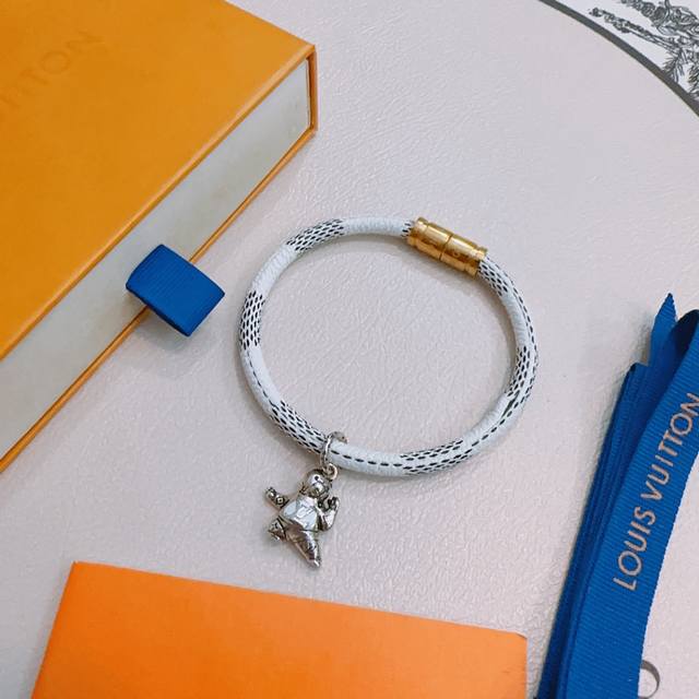 High quality Lv Louis Vuitton cowhide bracelet bracelet original goods counter