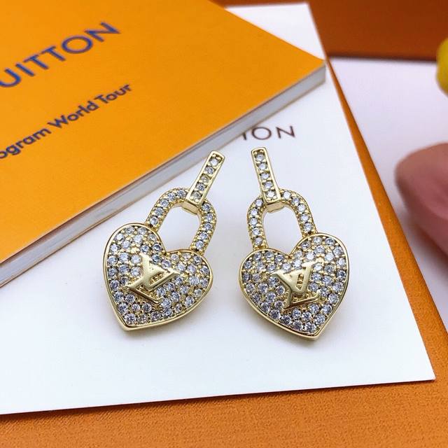 No.Led0071 Lv*Latest love earrings consistent Zp brass material DDD