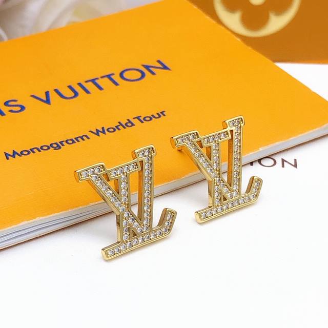 No.Led0067 Lv latest letter earrings inlaid with diamonds consistent Zp brass ma