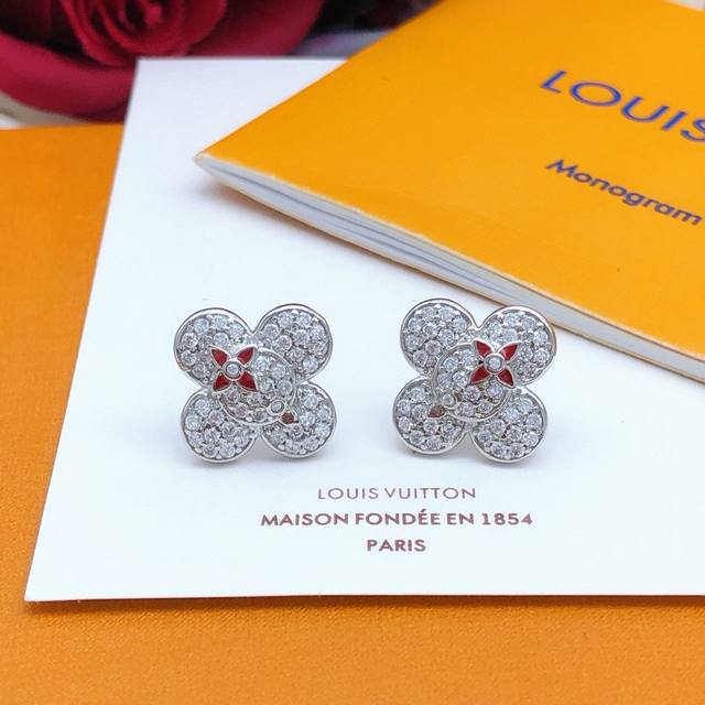 No.Led0056 Lv latest flower diamond silver consistent Zp brass material DDD