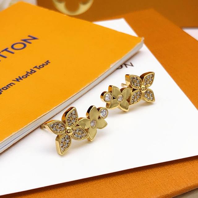 No. Led0053 Gold No. Led0045 Silver Lv latest old flower earrings with stars an