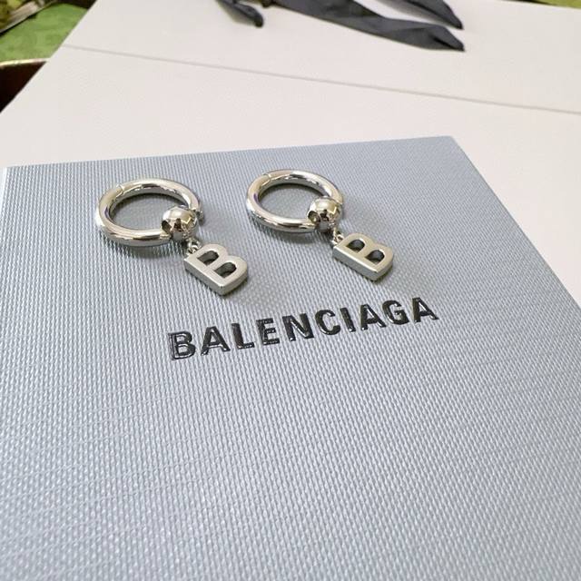 Balenciaga Balenciaga earrings king bomb series counter synchronous update simpl