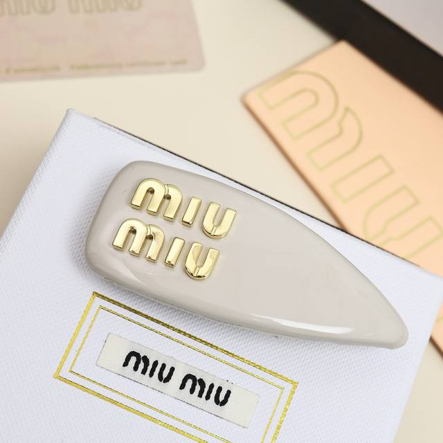 Miumiu. Candy-colored bread hairpin The adorable girl's heart is firmly grasped