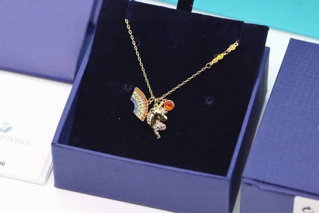 Swarovski Fantasy Unicorn Rainbow Clavicle Necklace This necklace combines gold-