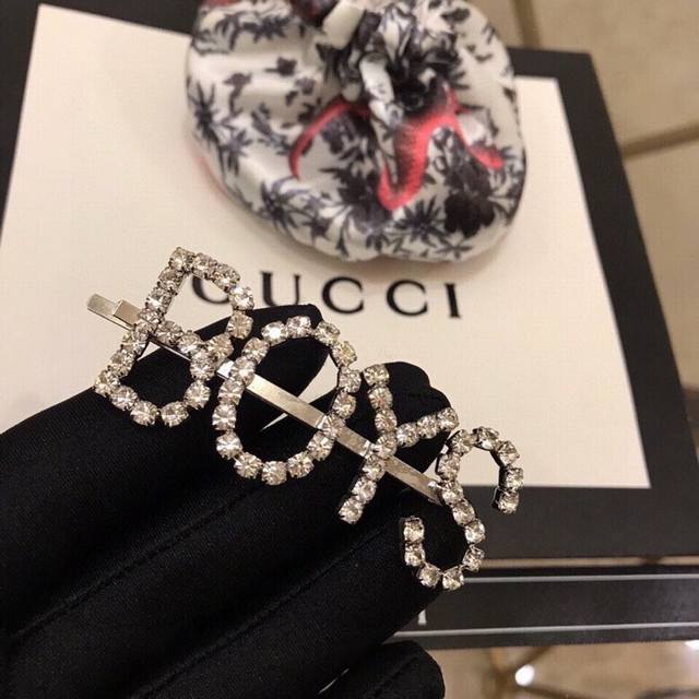 Boys The hairpin is so pretty, I like it as much as I do. I found that many beau