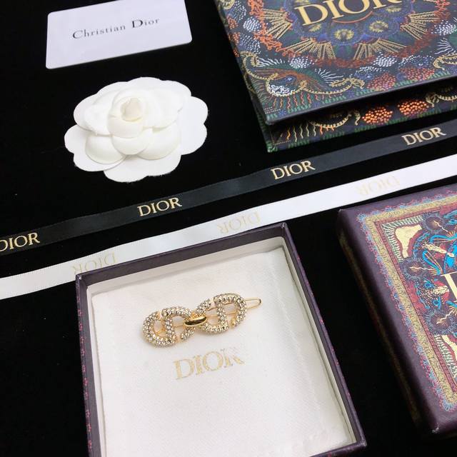 Dior Dior classic best-selling model, a super popular hairpin with excellent met