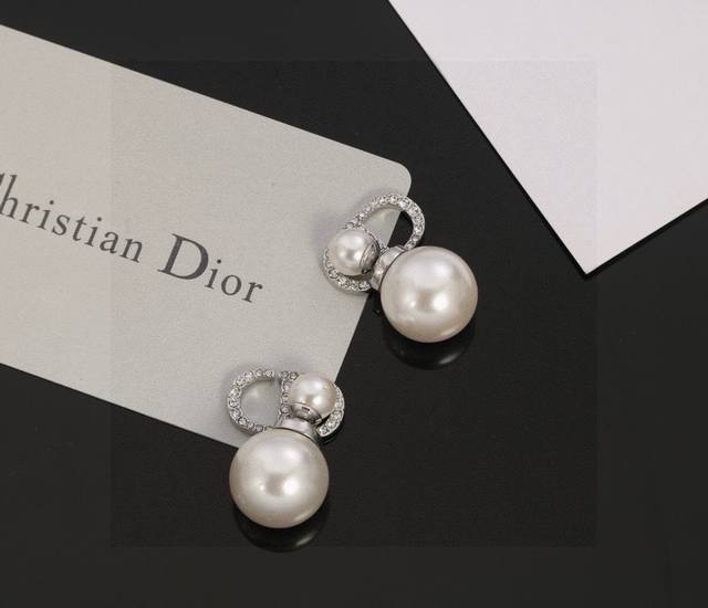The latest Dior popular style among all internet celebrities, the popular Dior s