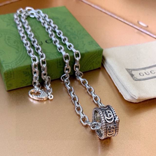 Don't miss it anymore. The latest Gucci necklace has a higher grade chain. The