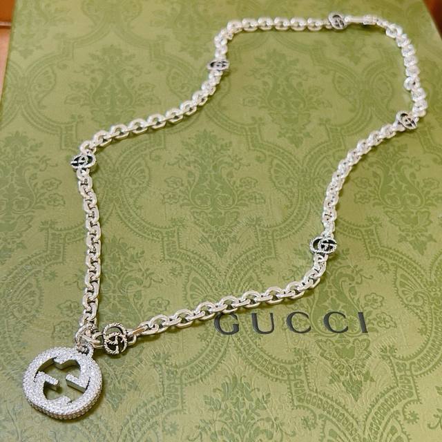 The latest Gucci necklace, the chain is higher grade, the same as the celebrity