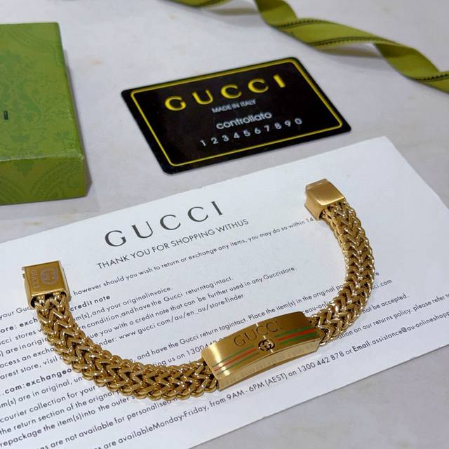 The latest Gucci bracelet is a classic and exquisite one. No matter the style o