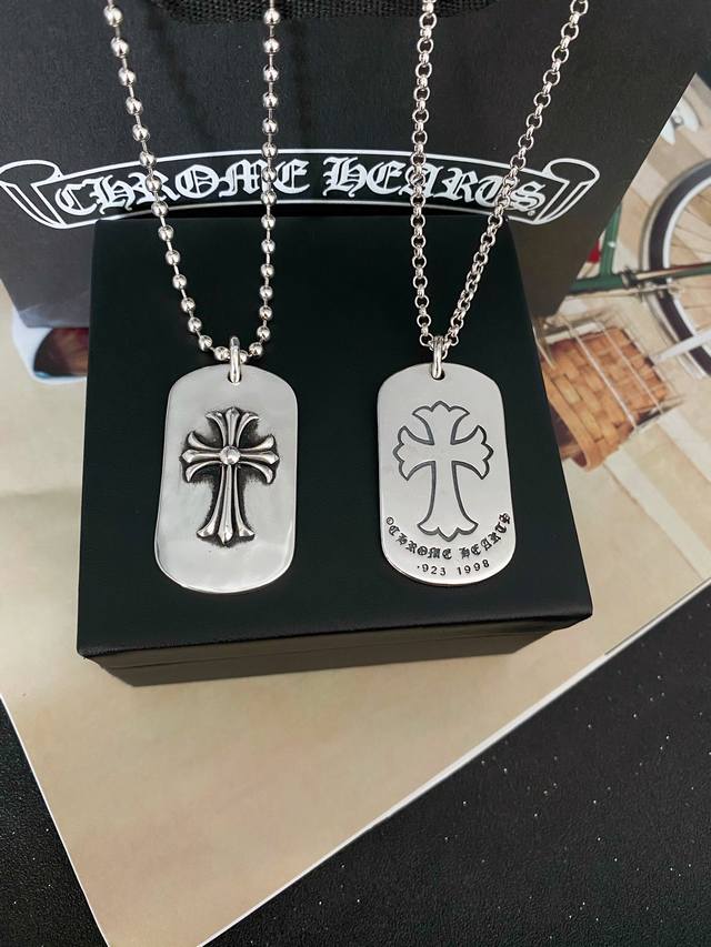 Pchrome Hearts Chrome Hearts Letter Logo Cross Tag Pendant Simple and elegant ve