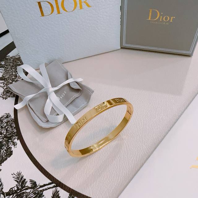 Dior bracelet new model open mold trendy fashion essential men and women can wea