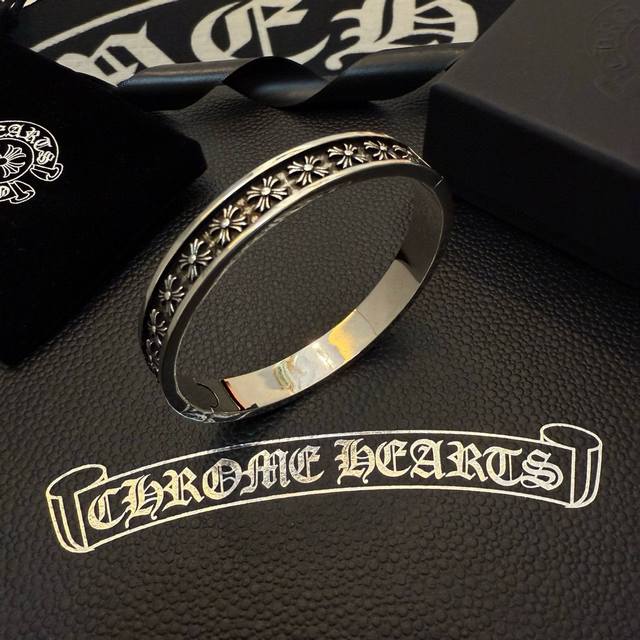 New counter quality Chrome Hearts retro cross bracelet, concave and convex shap