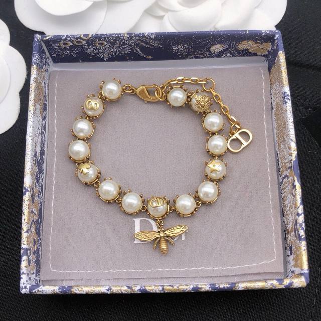 No.Dsl0085 Bracelet Dior Dior Bee Bracelet Counter New Release Beautiful and Rom