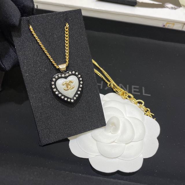 No. Xxl0093 Acrylic Heart Necklace A hot item that took two months to make, buy