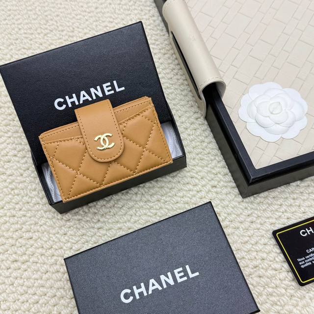 Chanel Chanel Caviar Lambskin Accordion Card Holder, this card holder is differe
