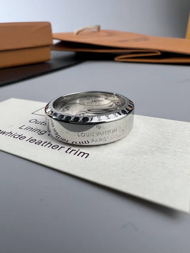 Lv Ring size: 678 DDD