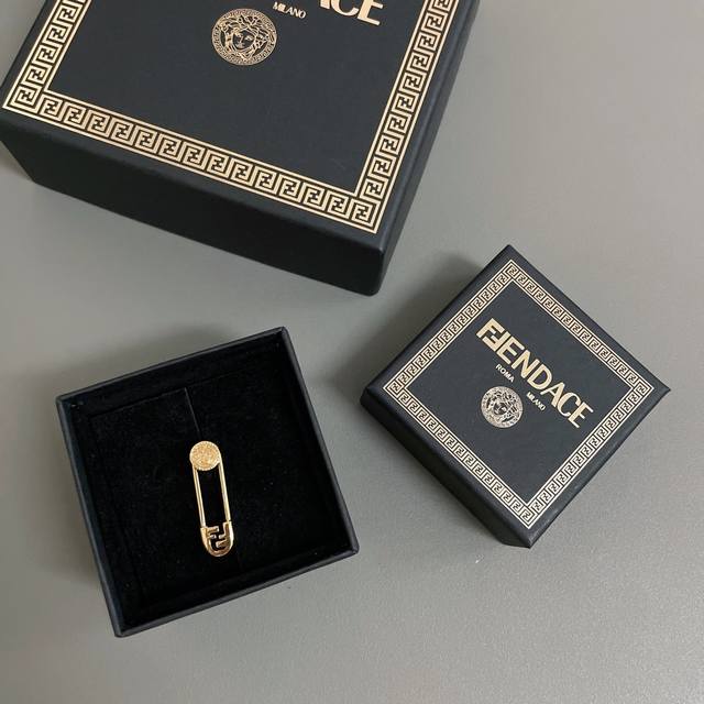 single We produce F joint V single pin earrings Z 2400, Z is the same as single