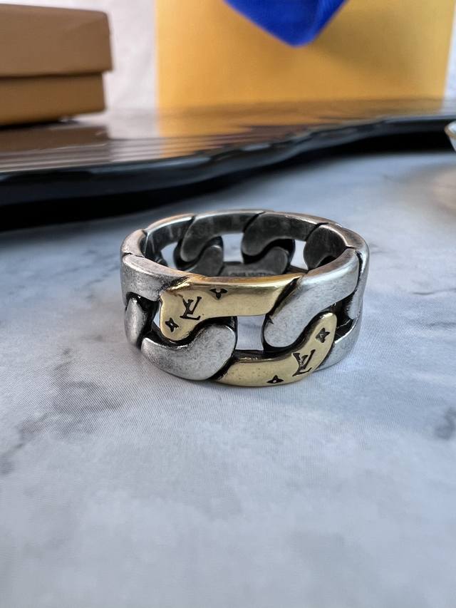 Lv ring, Monogram pattern staggered engraving, showing the brand identity in the