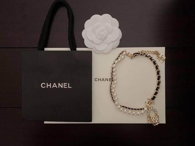 Ch*Nel Latest black leather pearl bag necklace consistent Zp material DDD