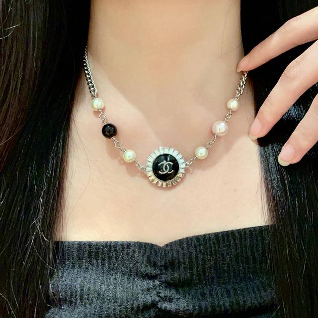 Chanel double pearl double C necklace DDD